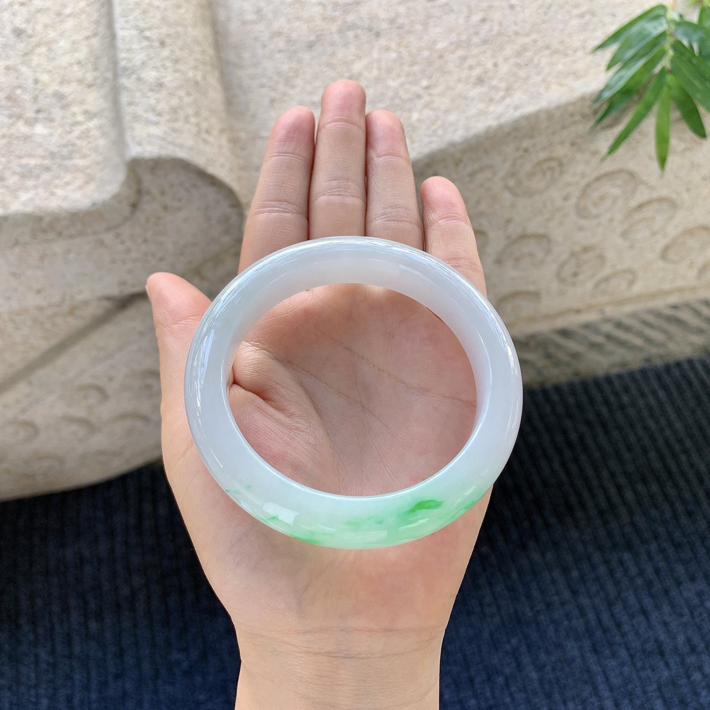 正圈 细糯紫底飘绿，水润，种老，细腻，无裂