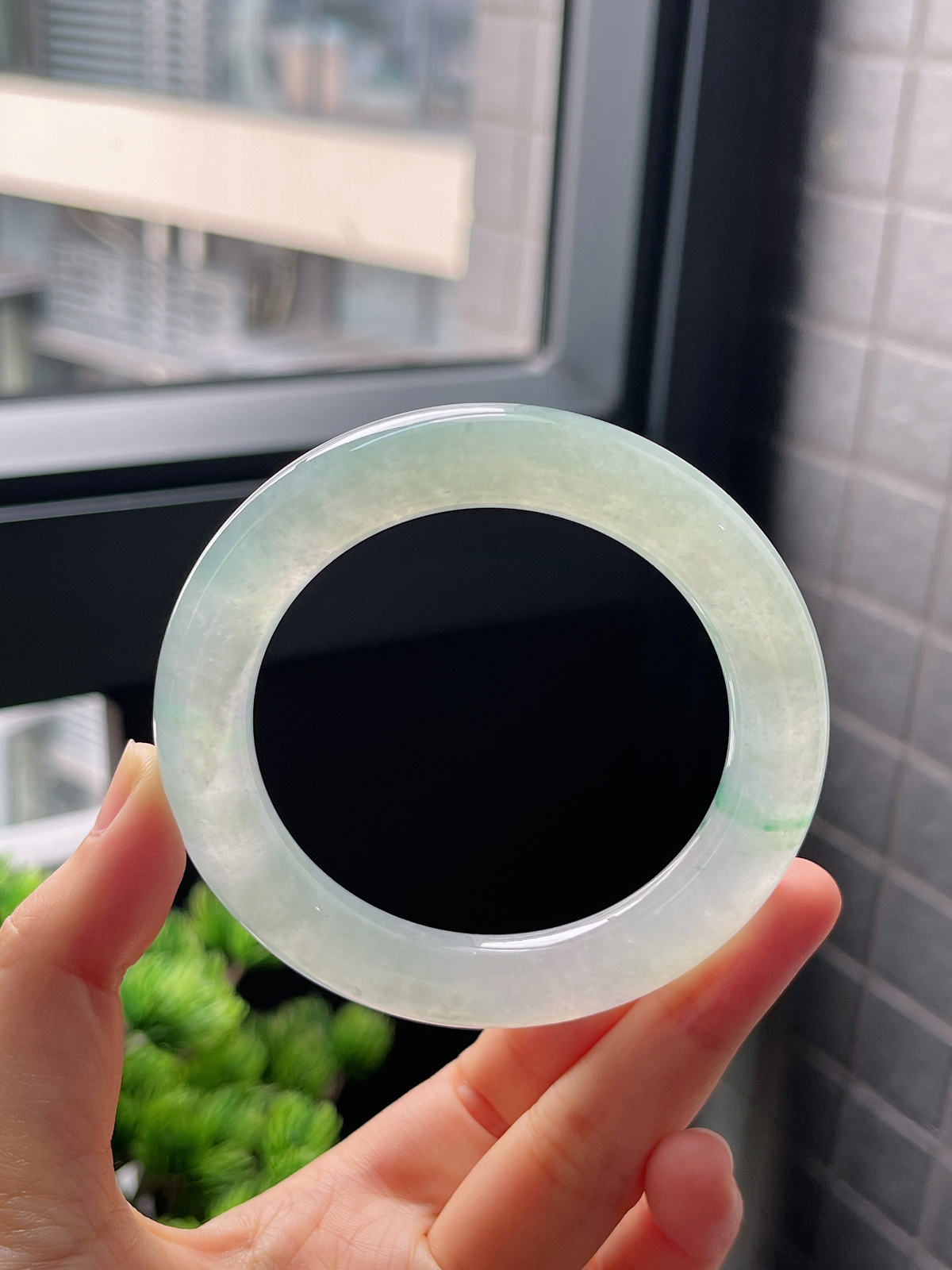 圈口55，冰糯种飘花翡翠圆条手镯