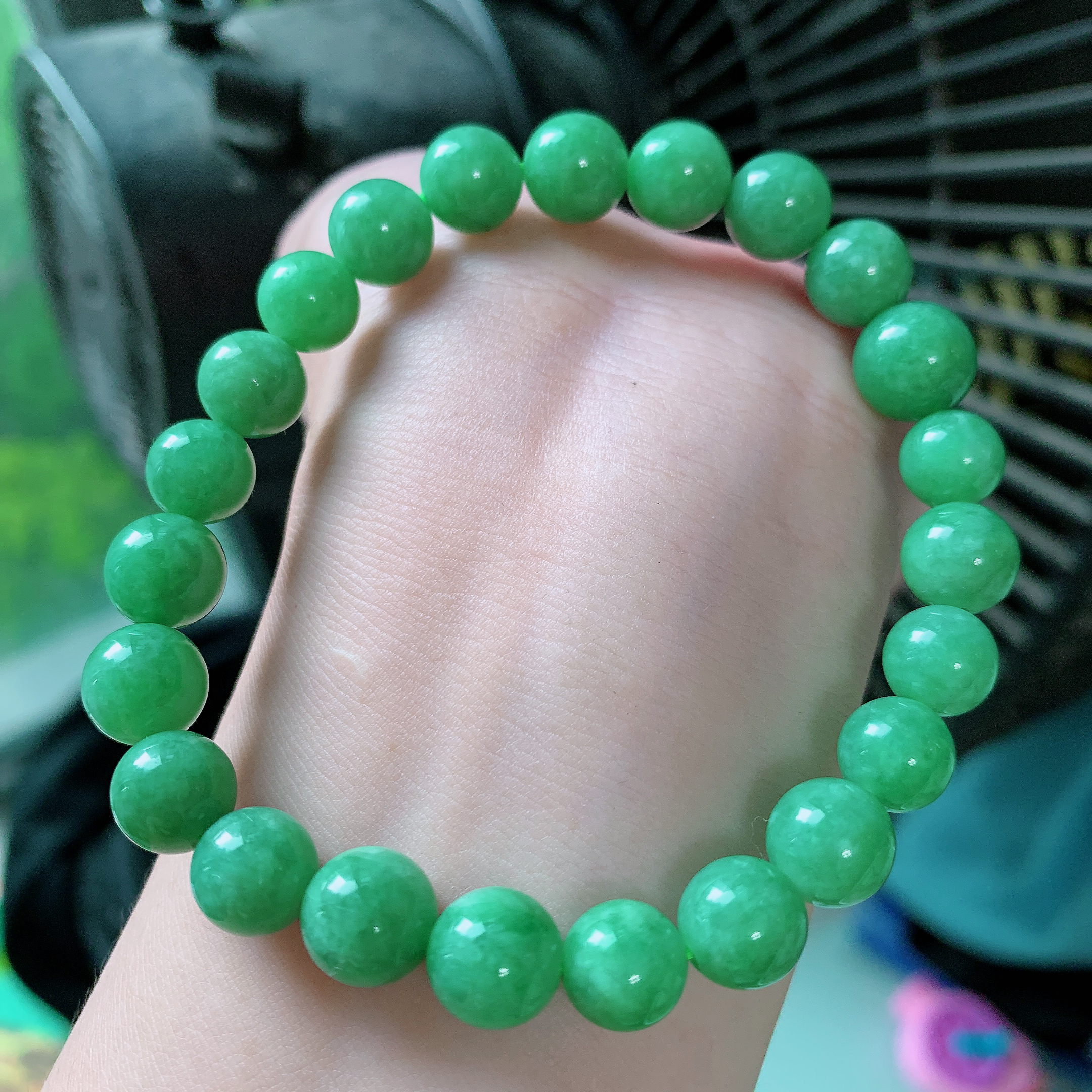 自然光实拍，冰润满绿翡翠手串手链，种老水足，冰清玉润  颜色漂亮  #001.1取一尺寸9.2mm