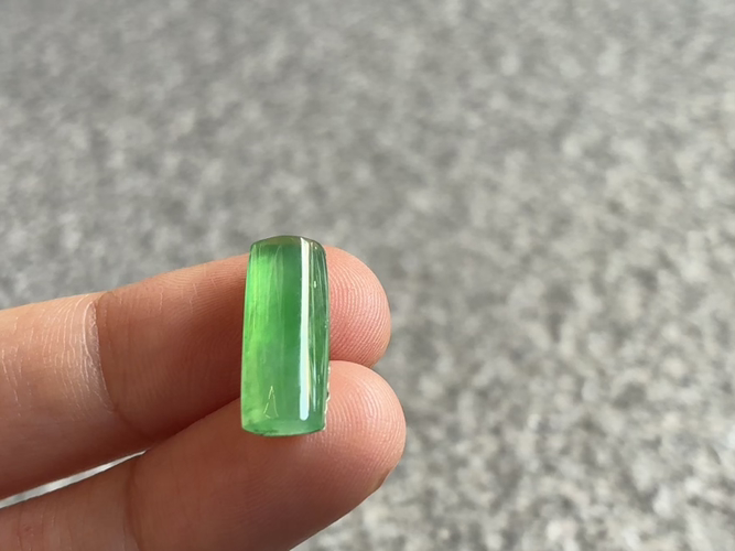 绿马鞍 尺寸：15.6×6.4×3.6