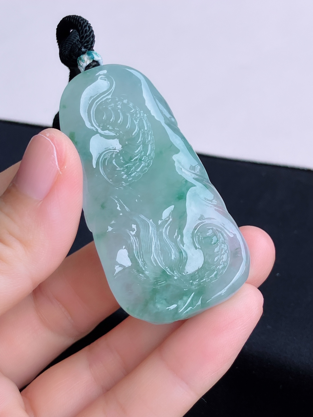 冰飘花龙牌，晶莹剔透，栩栩如生，尺寸58.8/31/11.5/自然光实拍