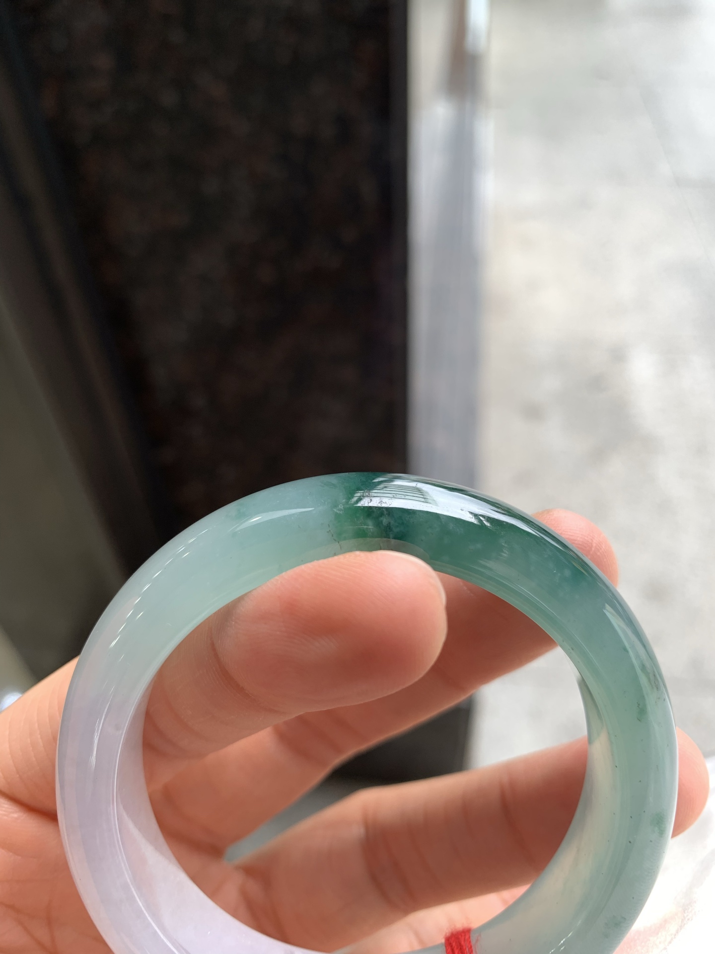 正圈冰飘花 表皮微瑕疵微扣 尺寸：53/12.5/8.2 冰润