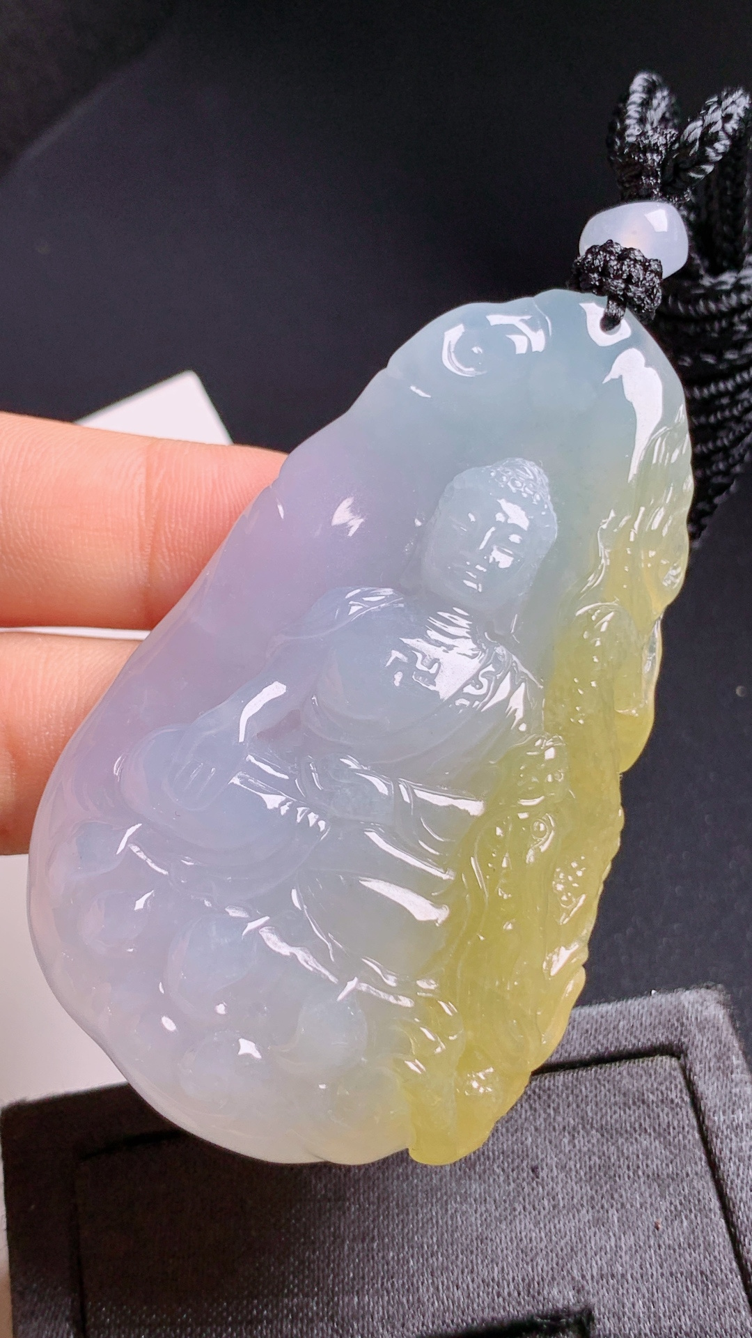 黄翡佛，冰透起光，雕工细腻传神，庇佑平安
