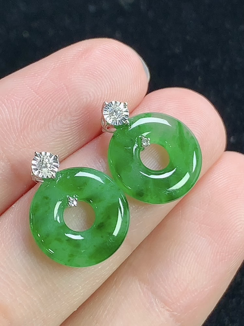 18k金镶冰绿耳钉，无裂，裸石尺寸12.3-2.8mm，Q14Lpa