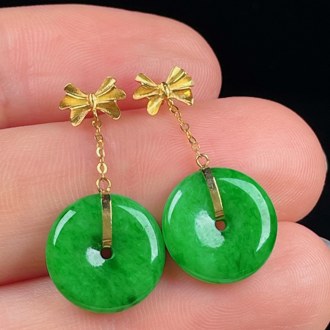 ️辣绿耳坠，老种起光，细底通透，尺寸：裸石12.8/3mm0714
