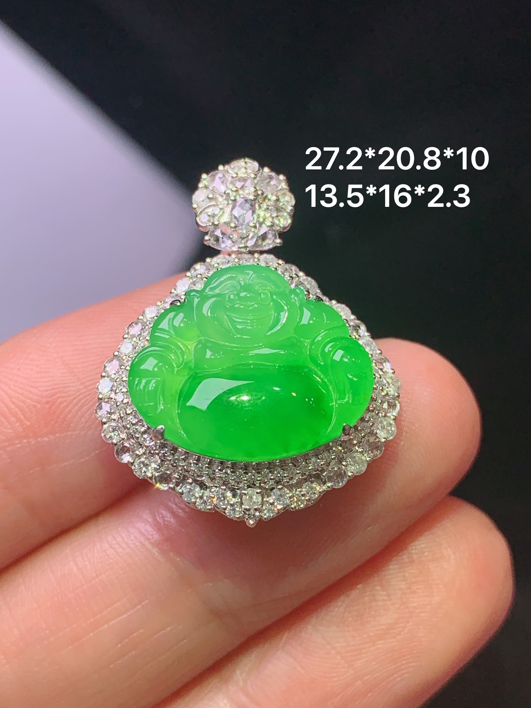 18k金钻镶嵌冰阳绿佛公吊坠 玉质细腻 色泽艳丽清新 整体尺寸27.2*20.8*10 h1