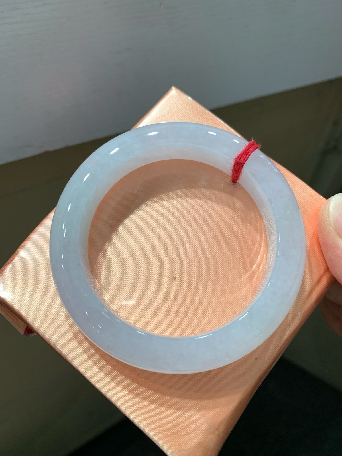 尺寸54.6/11.9/9.5，白冰手镯
水润细腻 清新甜美