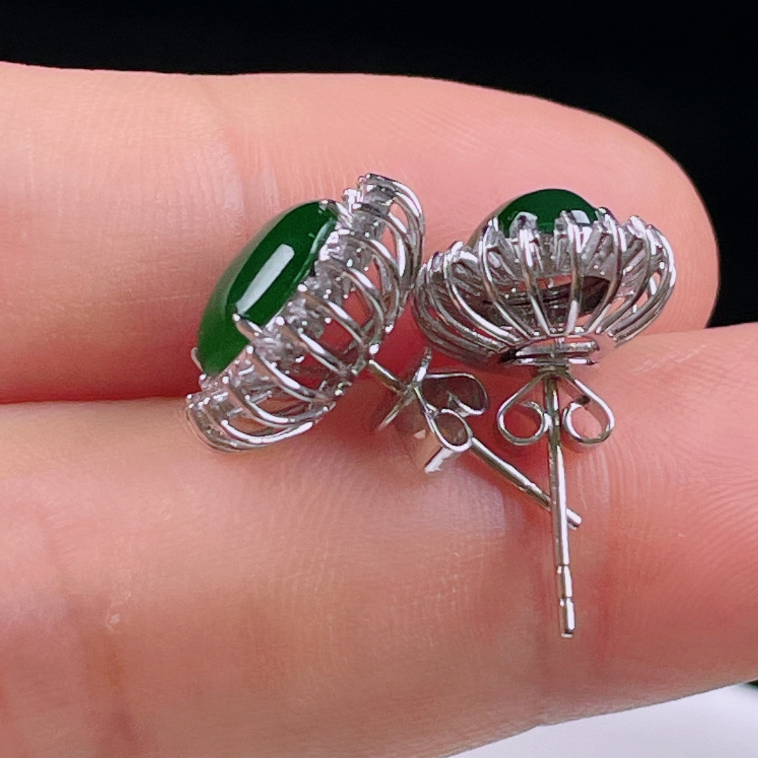 ️冰绿耳钉，老种起光，细底通透，尺寸：裸石9.6/7.5/4mm0714