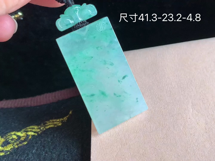 冰飘花无事牌 老坑冰透 种老水足 水润光泽 性比高 无裂 尺寸看图