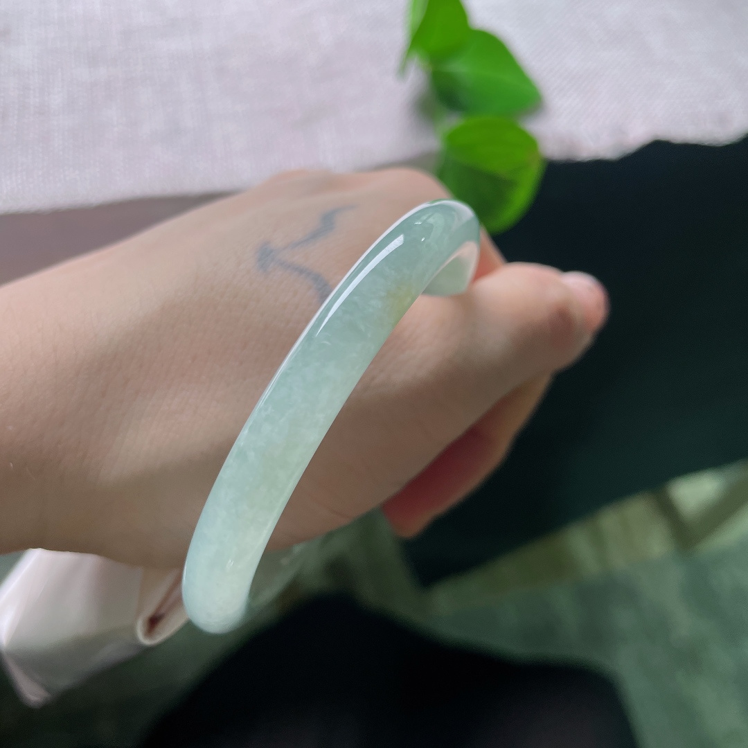 油青圆条，水润，细腻，甜美，大气，清爽，55884a