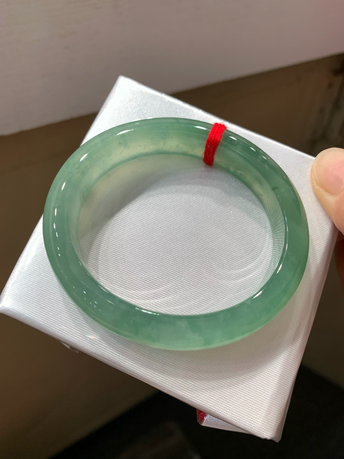 尺寸53.9/12/7.9，冰种贵妃镯
种好水足 上手好看