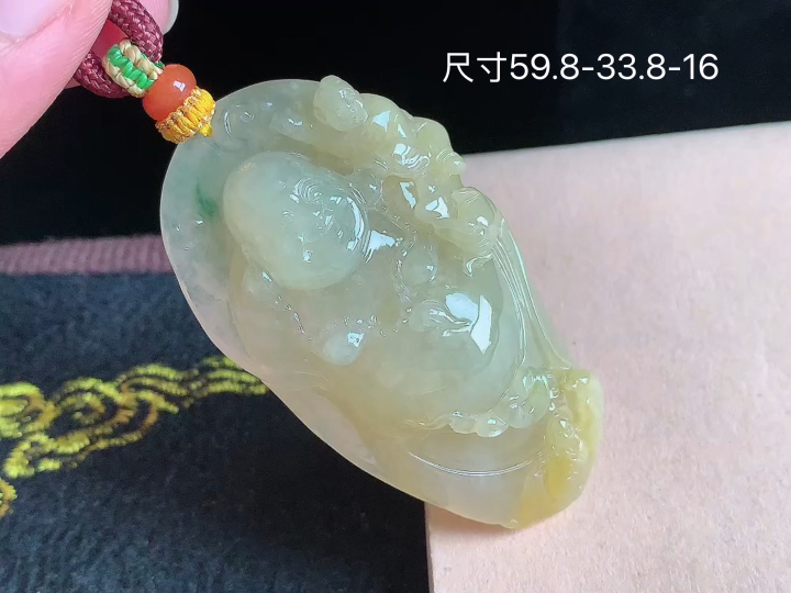 冰黄翡飘花佛公,老坑冰透 种老水足 水润光泽,性比高 无裂,尺寸看图