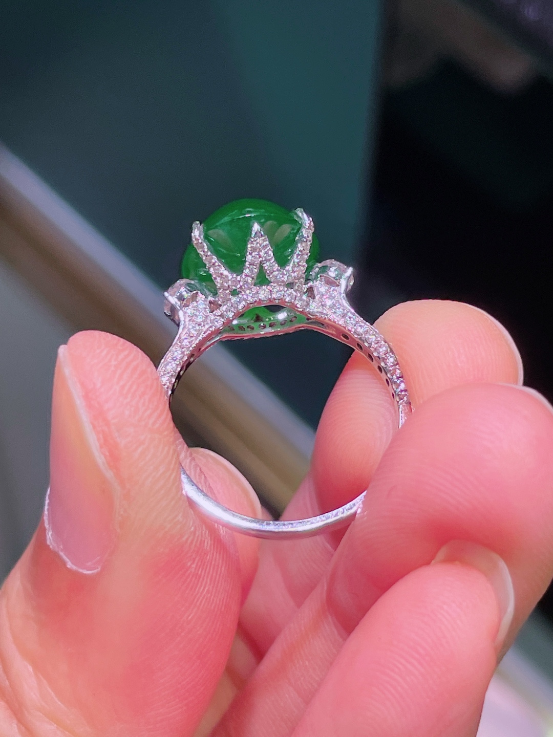 ️冰绿蛋面戒指 晶莹剔透，新颖时尚，无裂，13-10.8-5