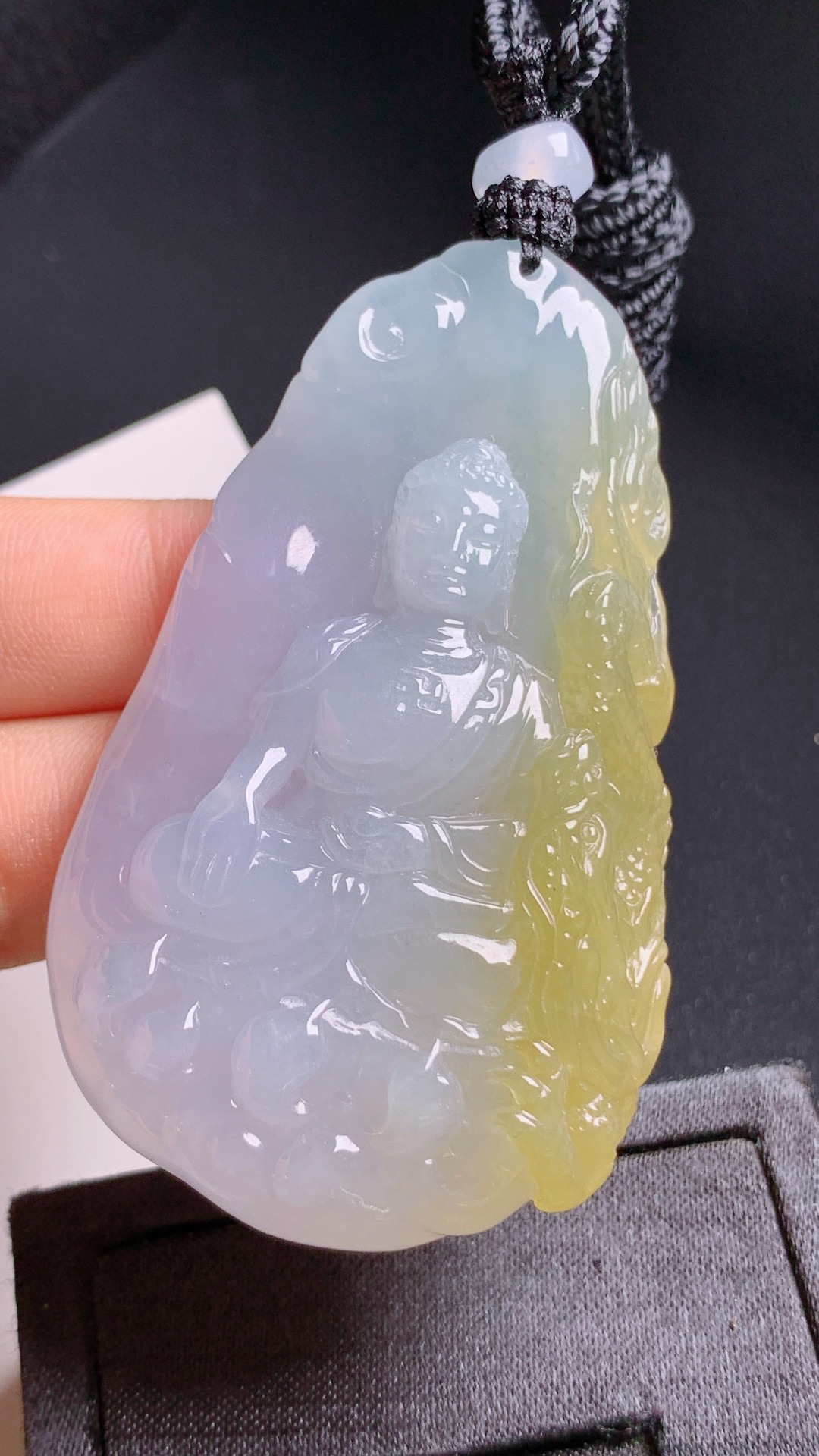 黄翡佛，冰透起光，雕工细腻传神，庇佑平安