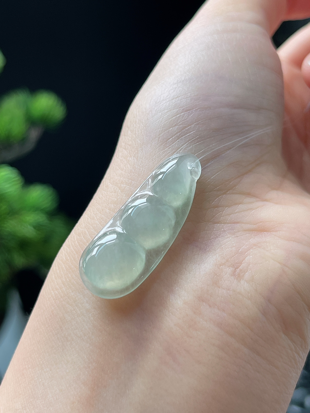 翡翠冰糯种淡绿色福豆