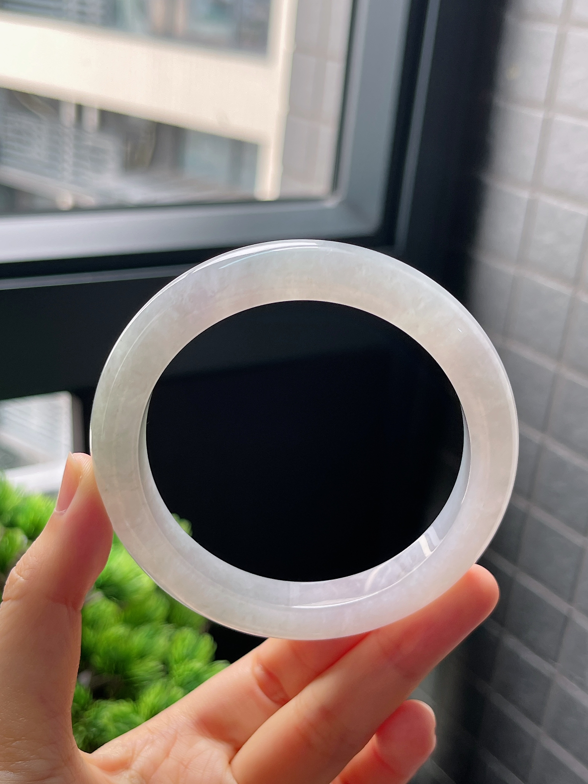 圈口60.4，冰糯种淡绿色翡翠正圈手镯