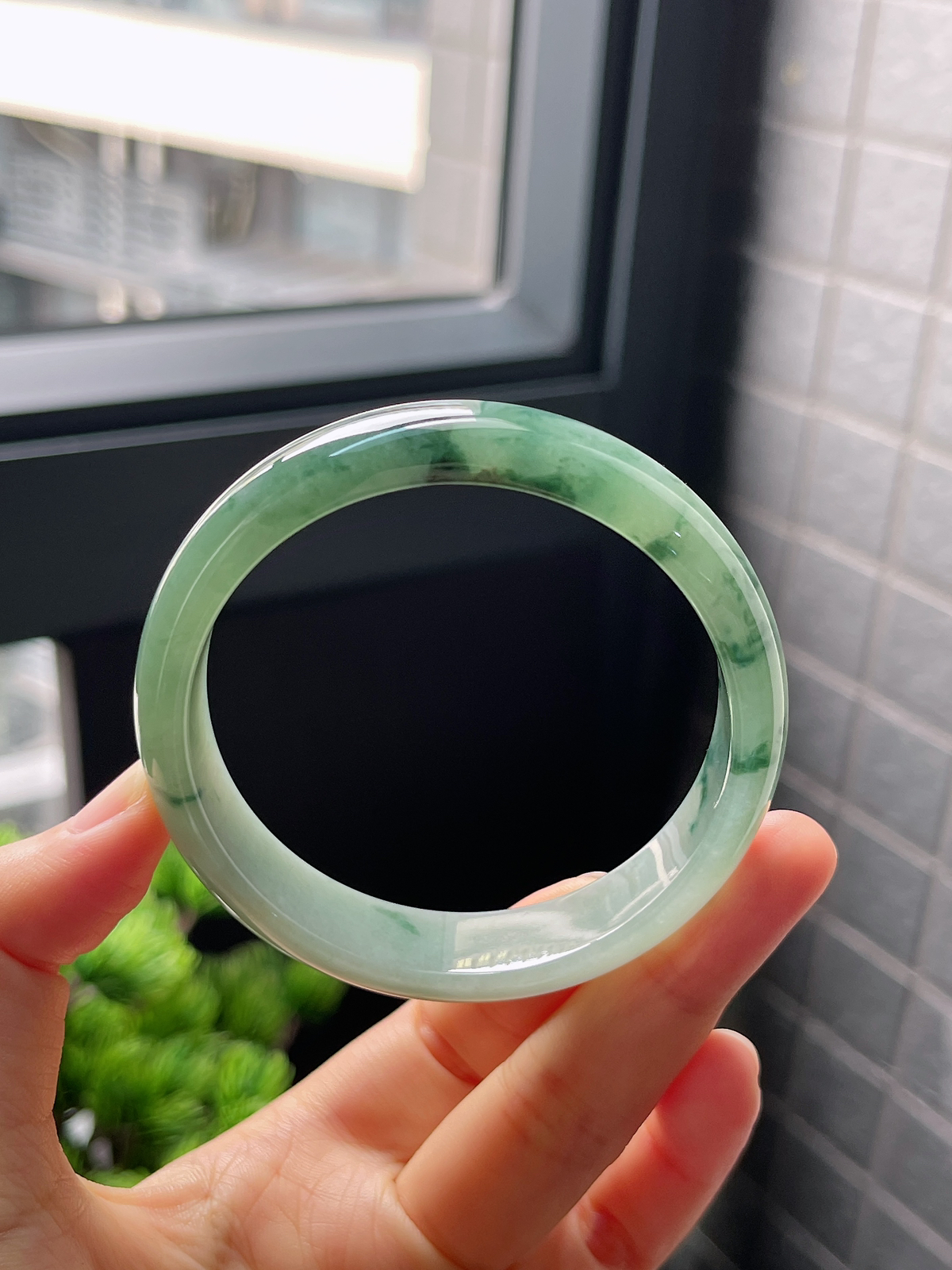 圈口56.8，冰糯种飘花翡翠正圈手镯