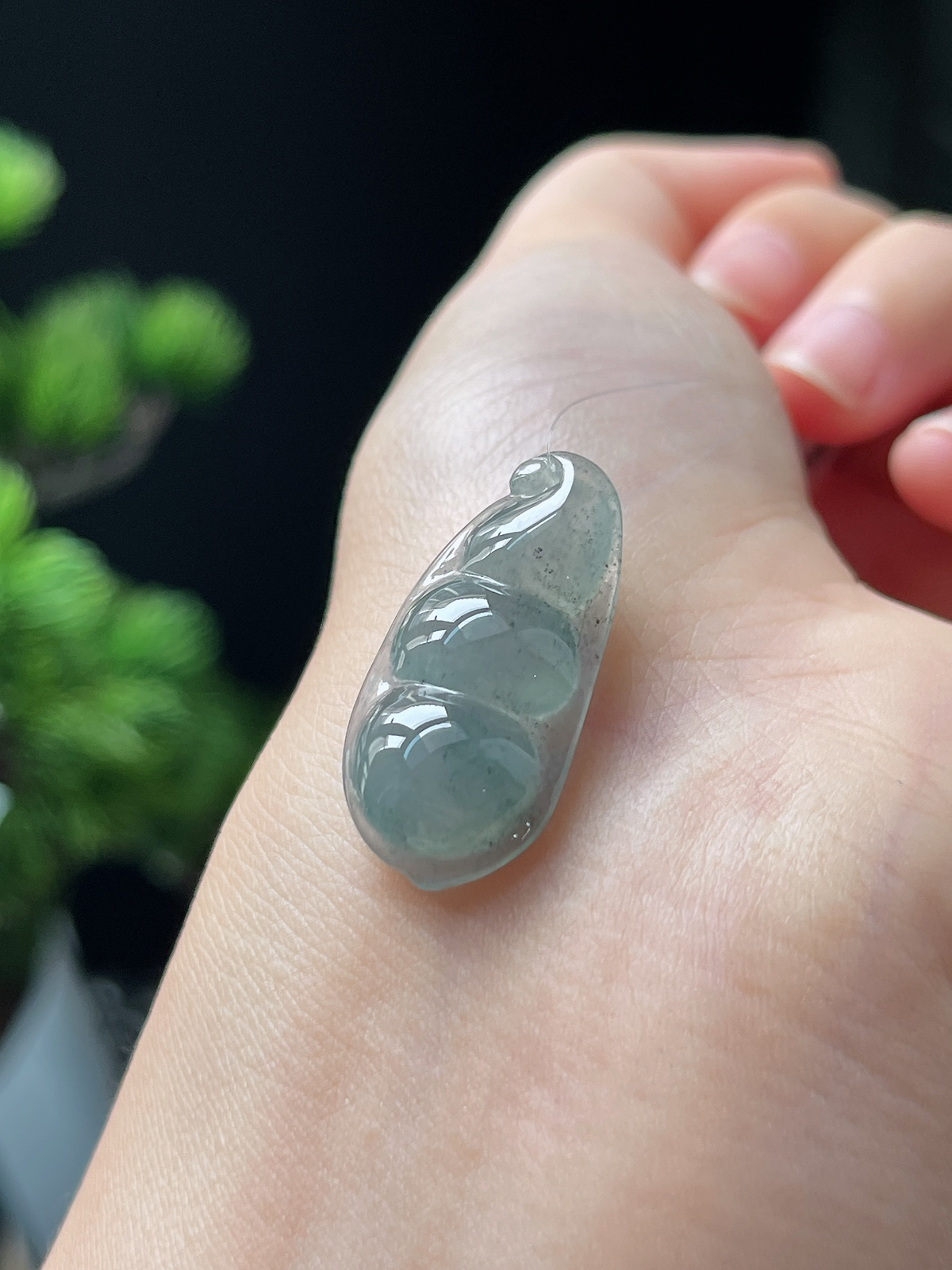 翡翠冰糯种淡蓝色福豆
