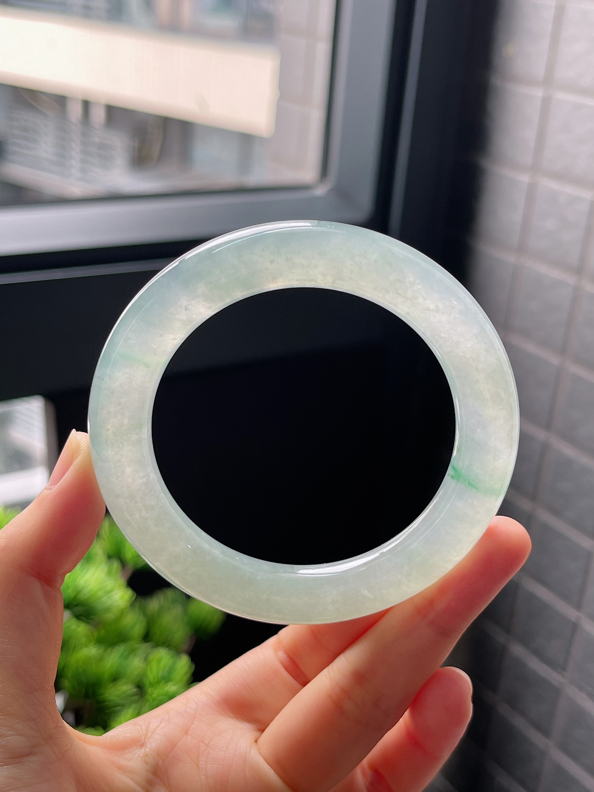 圈口55，冰糯种飘花翡翠圆条手镯