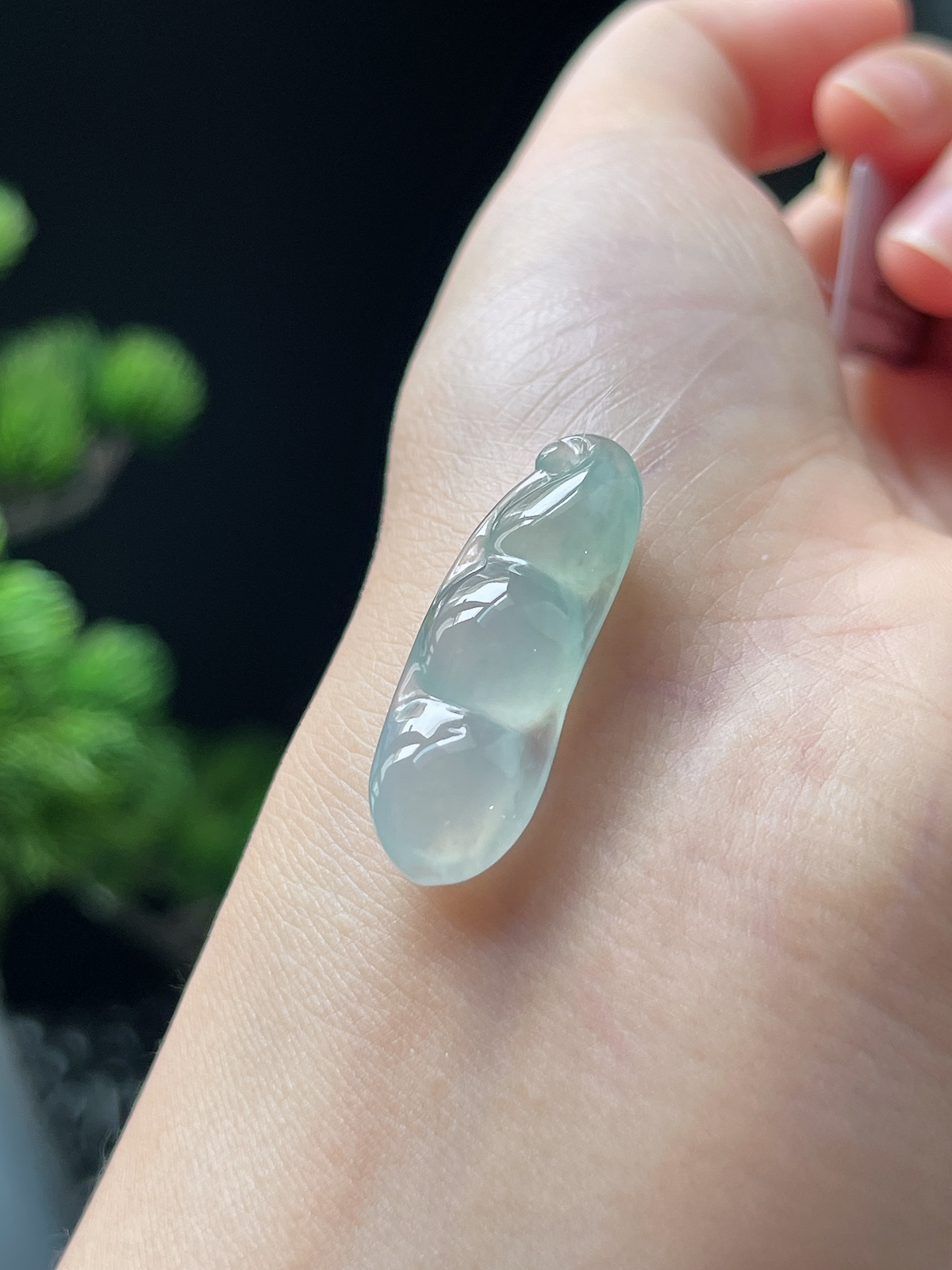 翡翠冰种淡绿色福豆