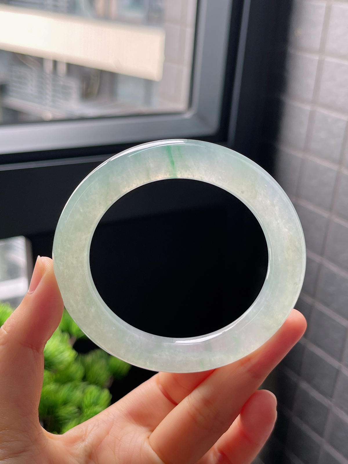 圈口55，冰糯种飘花翡翠圆条手镯