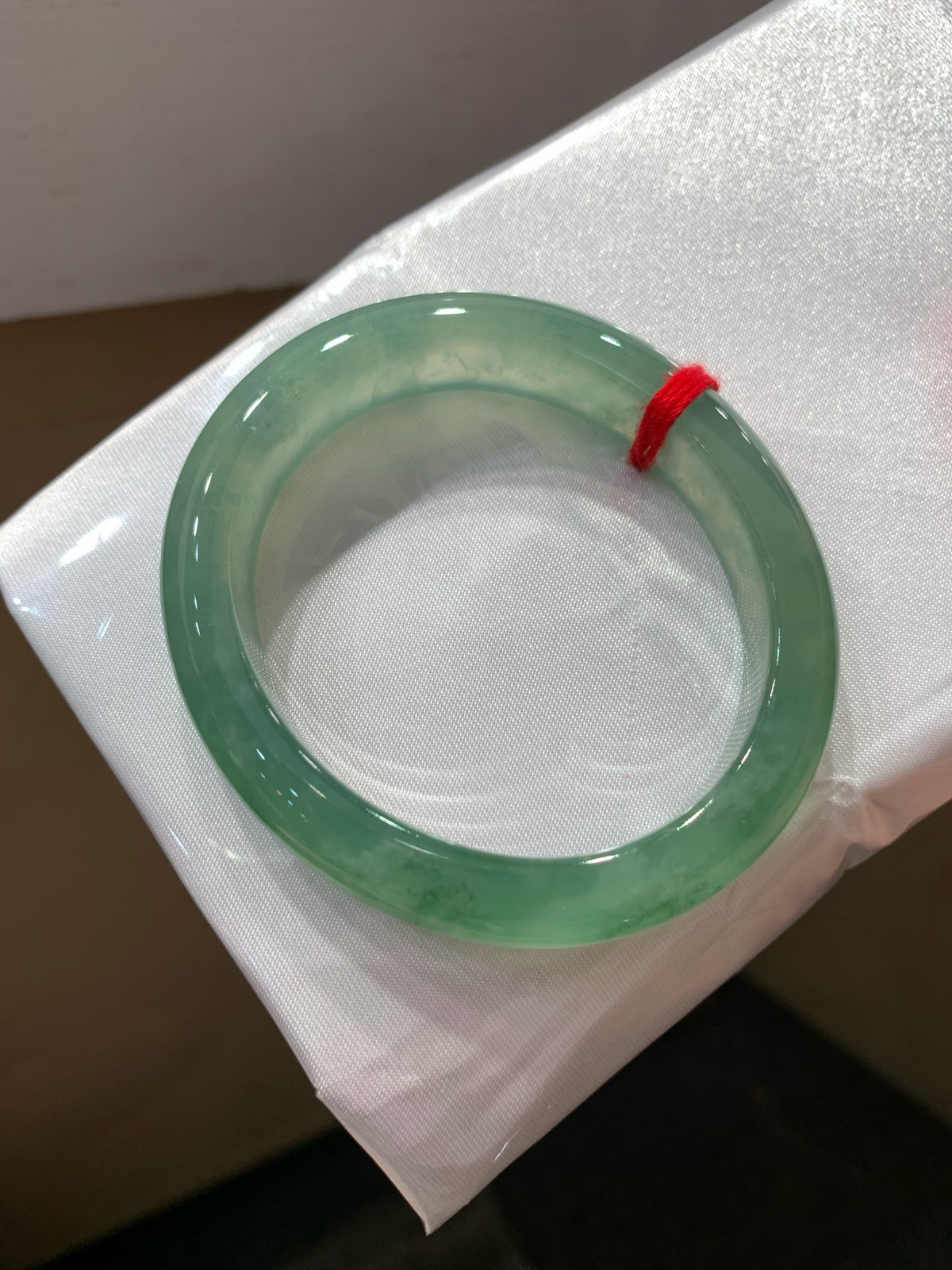 尺寸53.9/12/7.9，冰种贵妃镯
种好水足 上手好看
