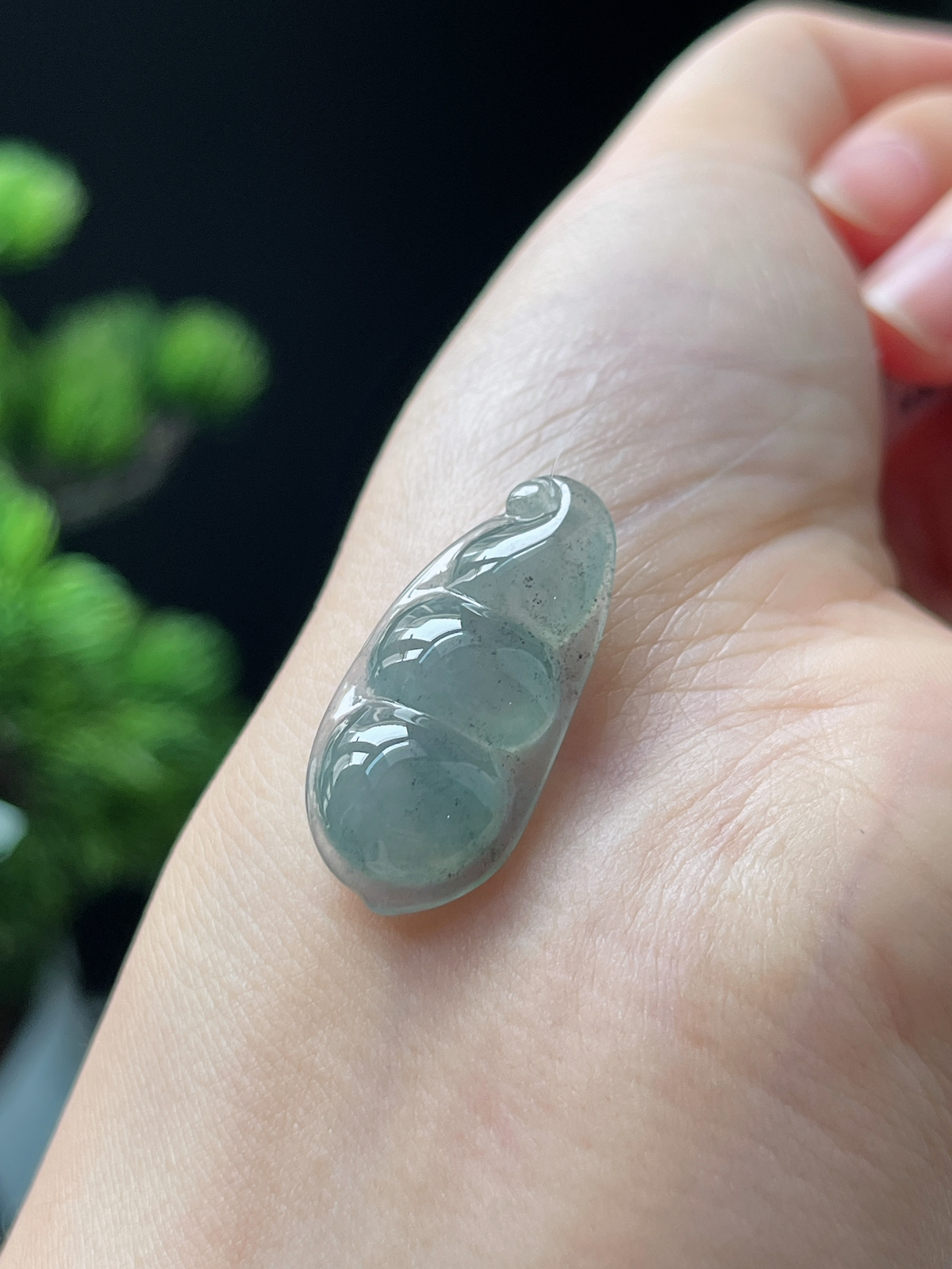 翡翠冰糯种淡蓝色福豆