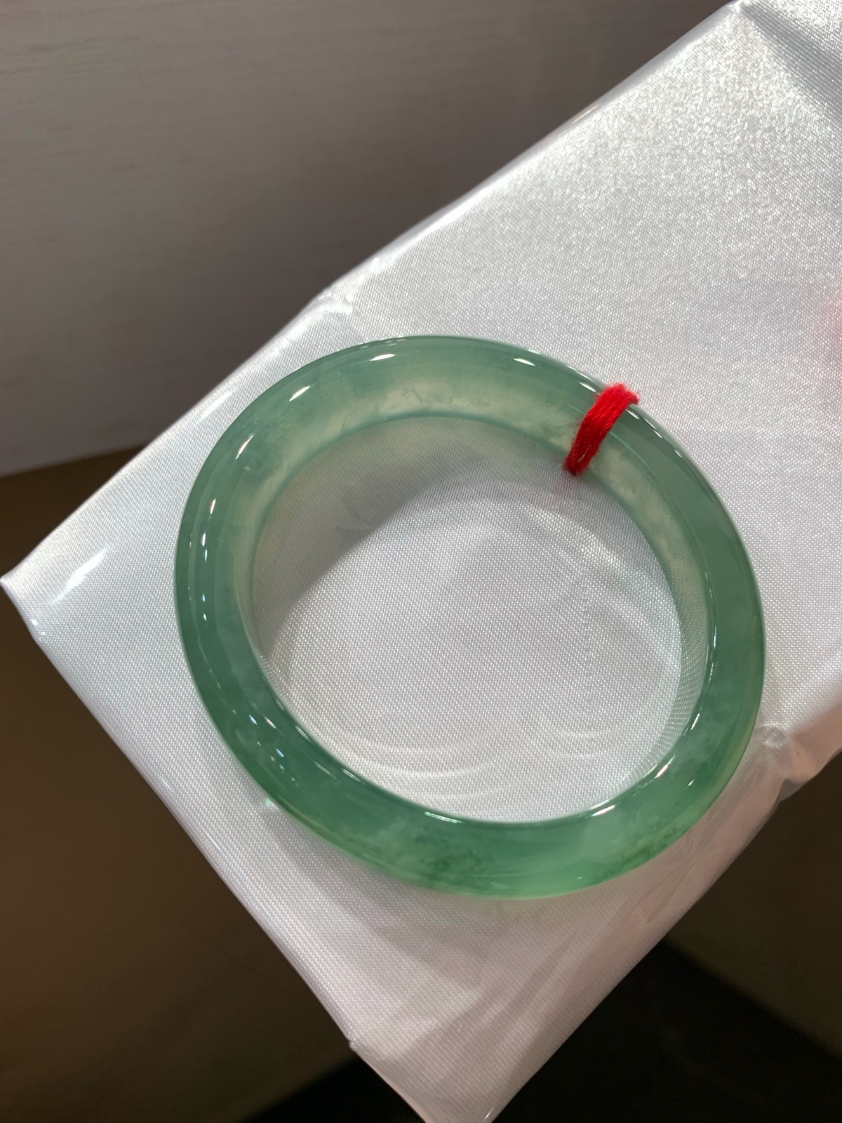 尺寸53.9/12/7.9，冰种贵妃镯
种好水足 上手好看