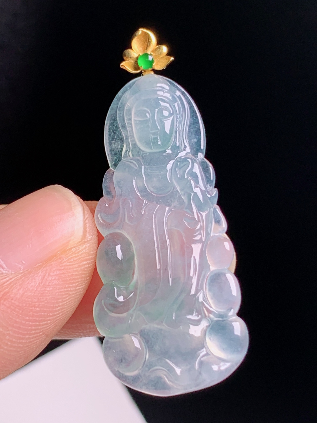 观音吊坠，玉质纯净胶感十足，莲花金扣雅致大气