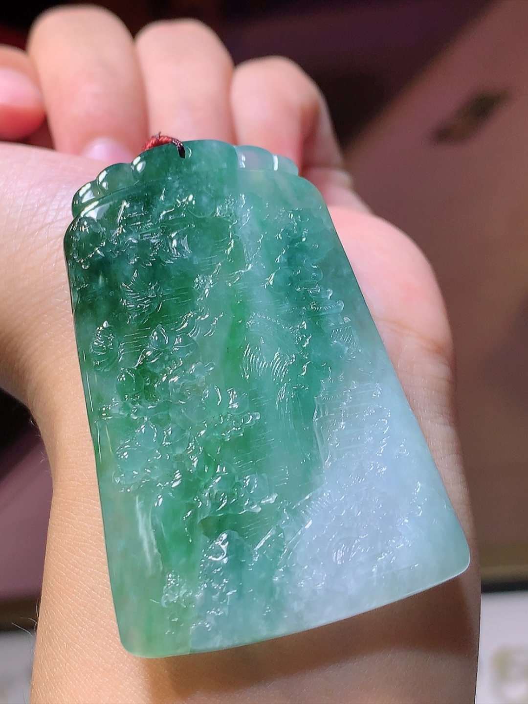 冰飘绿花山水牌挂件 种老底子细腻，佩戴精致美好货号30712，59.5-38.9-5.8