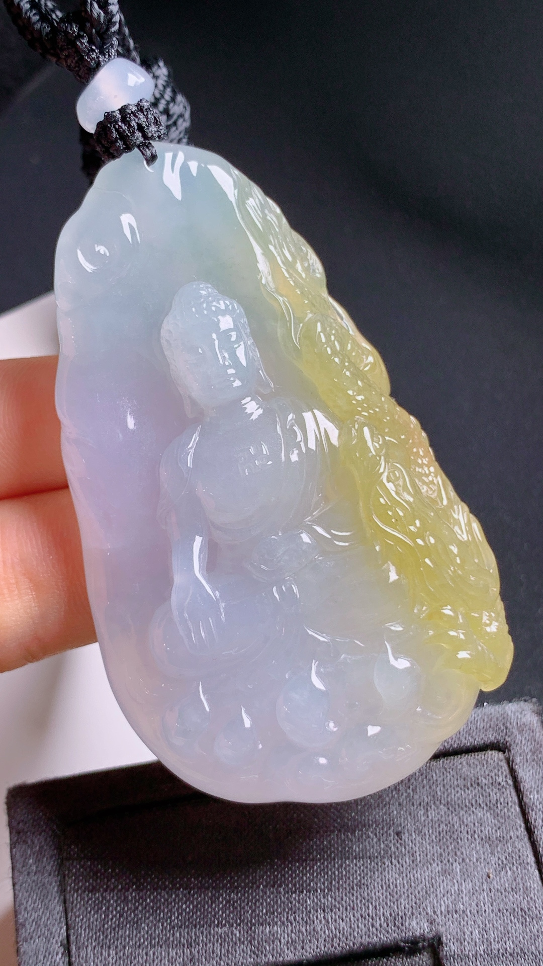 黄翡佛，冰透起光，雕工细腻传神，庇佑平安