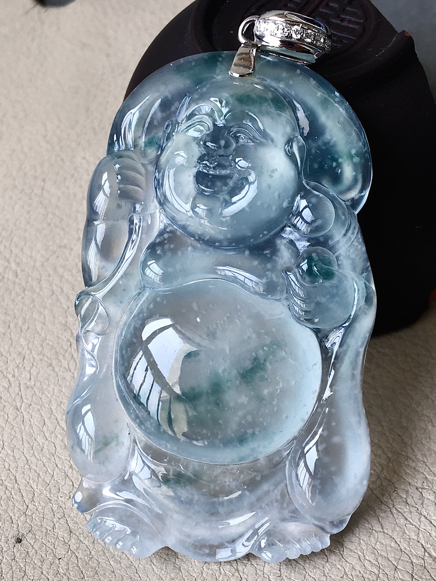 ️高冰飘花布袋佛吊坠，18k金镶嵌，饱满水润，无裂，裸石尺寸50.8/31.2/7.5--60编码