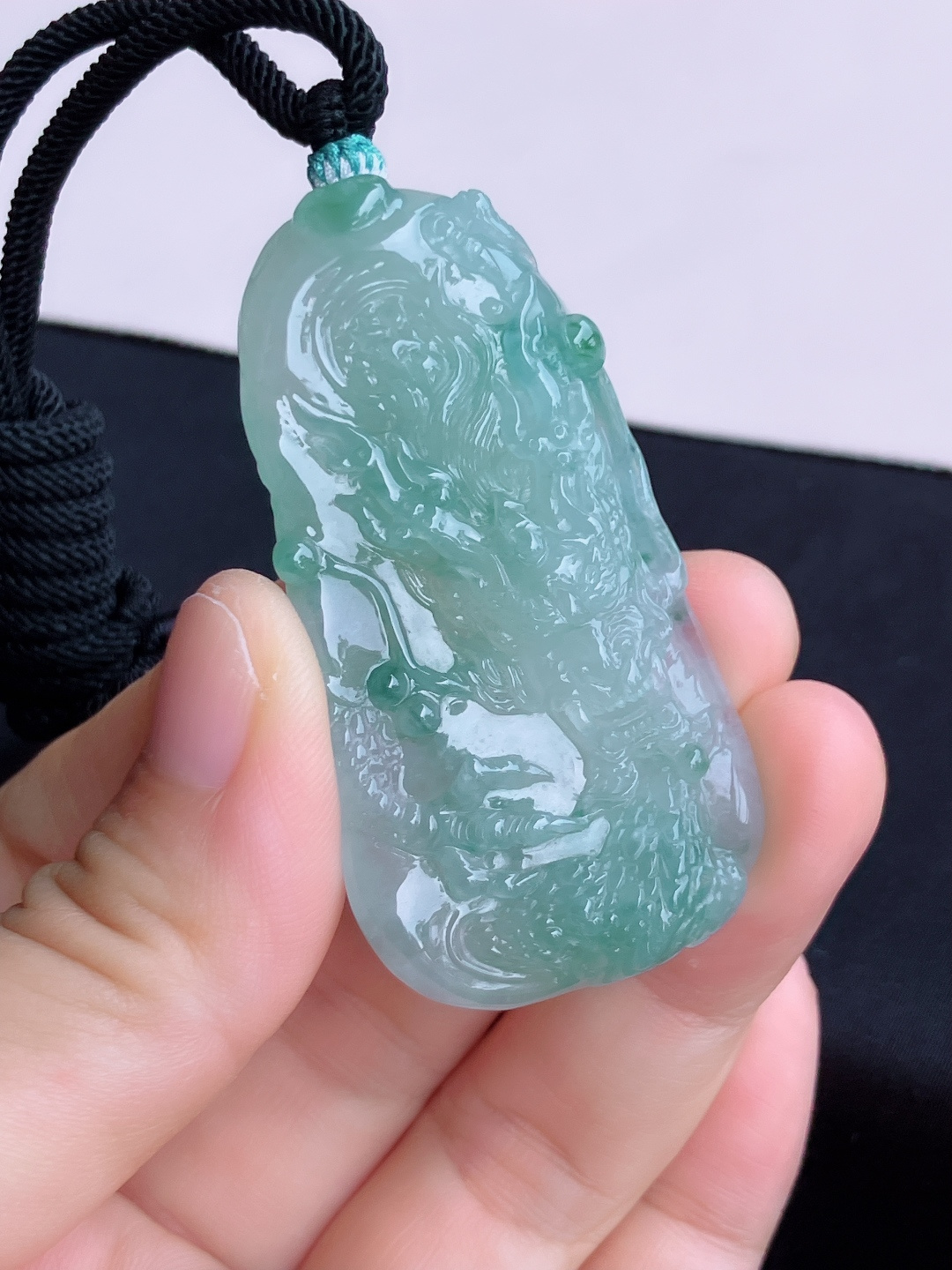 冰飘花龙牌，晶莹剔透，栩栩如生，尺寸58.8/31/11.5/自然光实拍