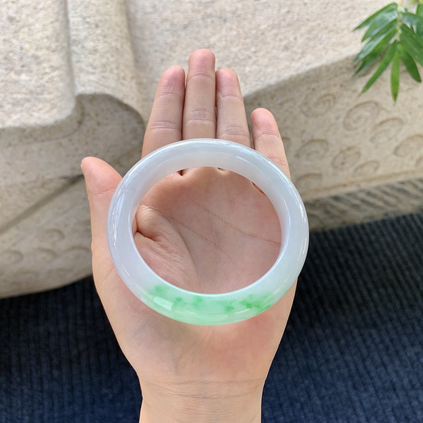 正圈 细糯紫底飘绿，水润，种老，细腻，无裂