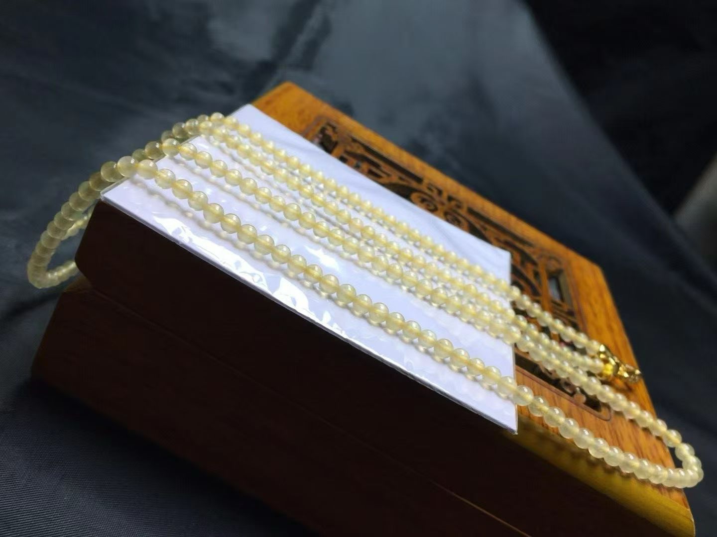 冰黄小米珠，卡3.7～3.4mm，200颗，种好，玉质细腻，颗颗精选，冰透水润