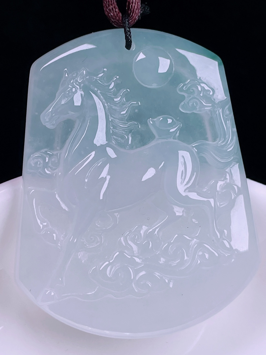 白冰马牌，老种起光，细底通透，尺寸：48.6/39/5.5mm0715