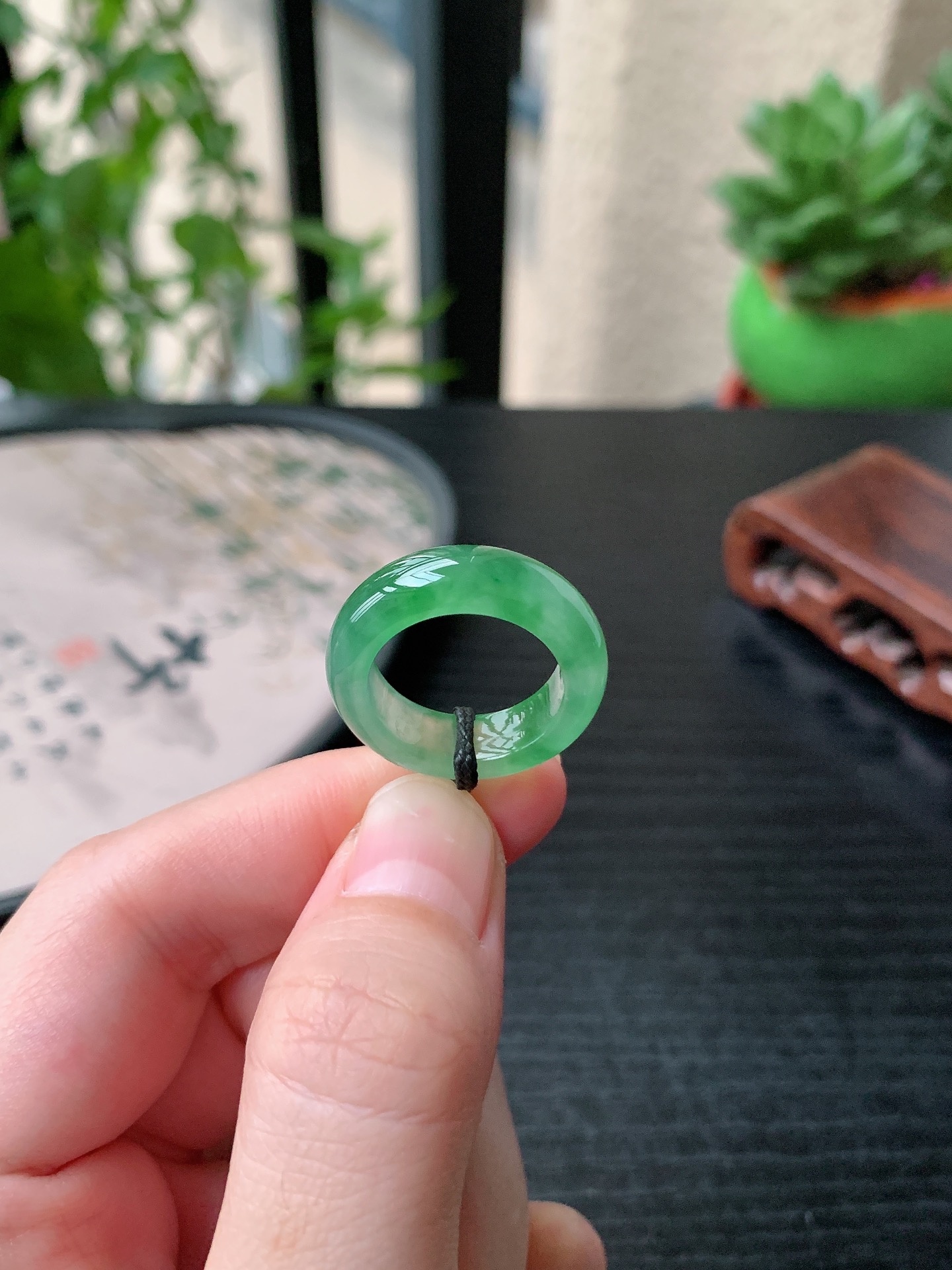 老坑冰种胶感飘绿素面戒指 裸石尺寸:17-6.3-4mm