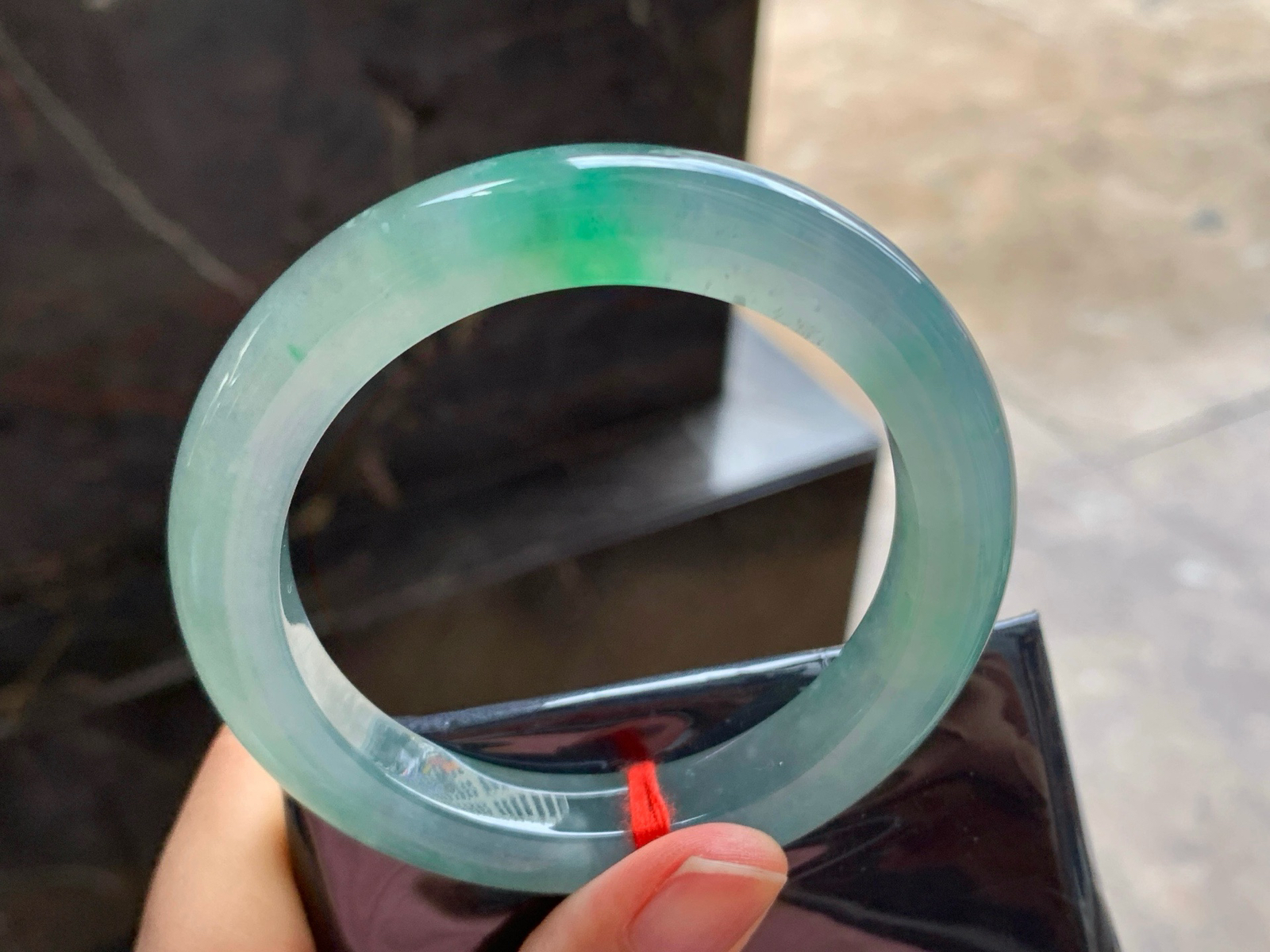 53-10-9.5
冰飘绿手镯^_^种水鲜艳