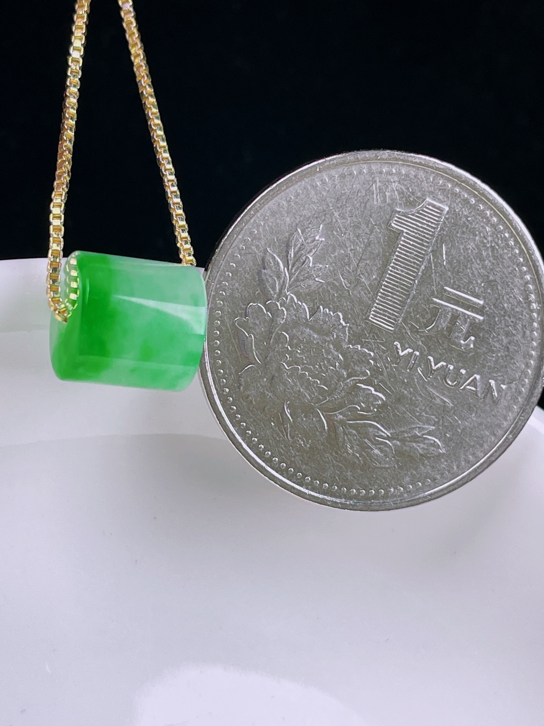 ️辣绿路路通，老种起光，细底通透，尺寸：8/8.3mm0715