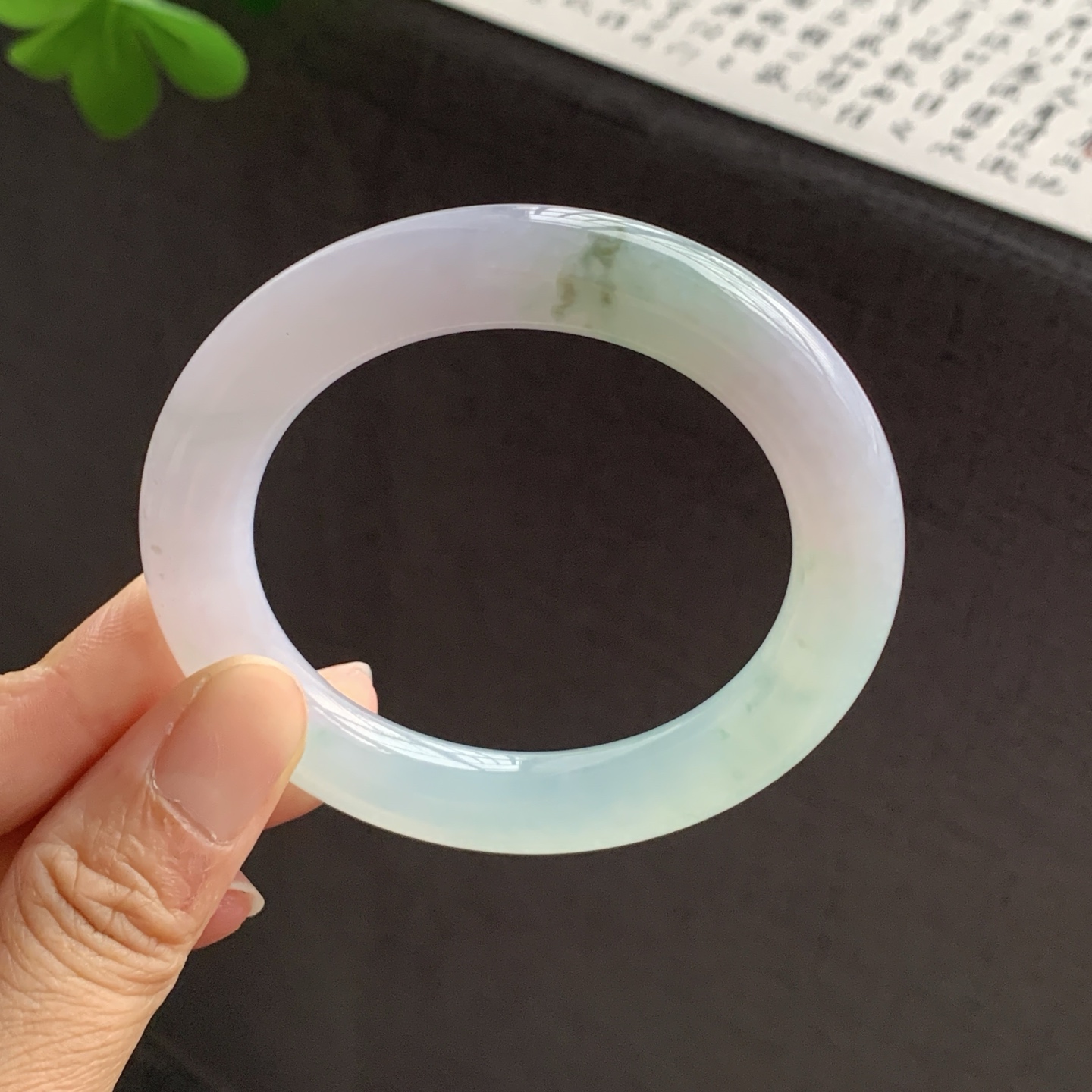 071432XY 双彩飘花圆条翡翠手镯 53.7-10.3-10.7