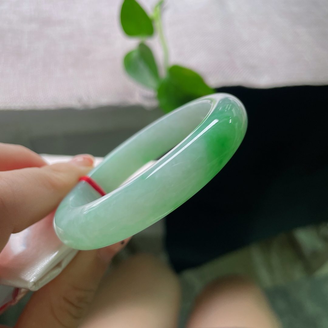 50.8/11.4/7.8，飘阳绿正圈，翠色鲜艳夺目，小手福利，上手贵气，有纹，ss51279a