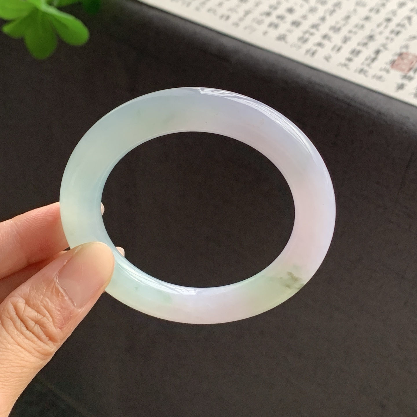 071432XY 双彩飘花圆条翡翠手镯 53.7-10.3-10.7