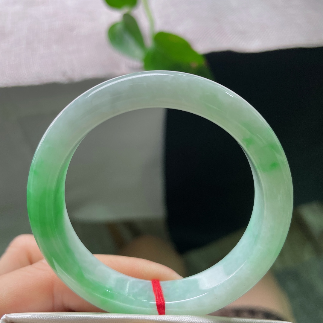 50.8/11.4/7.8，飘阳绿正圈，翠色鲜艳夺目，小手福利，上手贵气，有纹，ss51279a