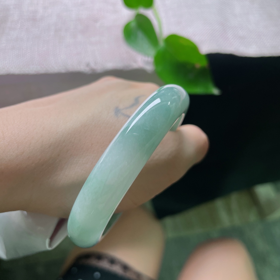55.3/12.3/8.1，蓝底正圈，水润，细腻，颜色深深浅浅交织在一起，韵味十足，侧纹，ss54121a