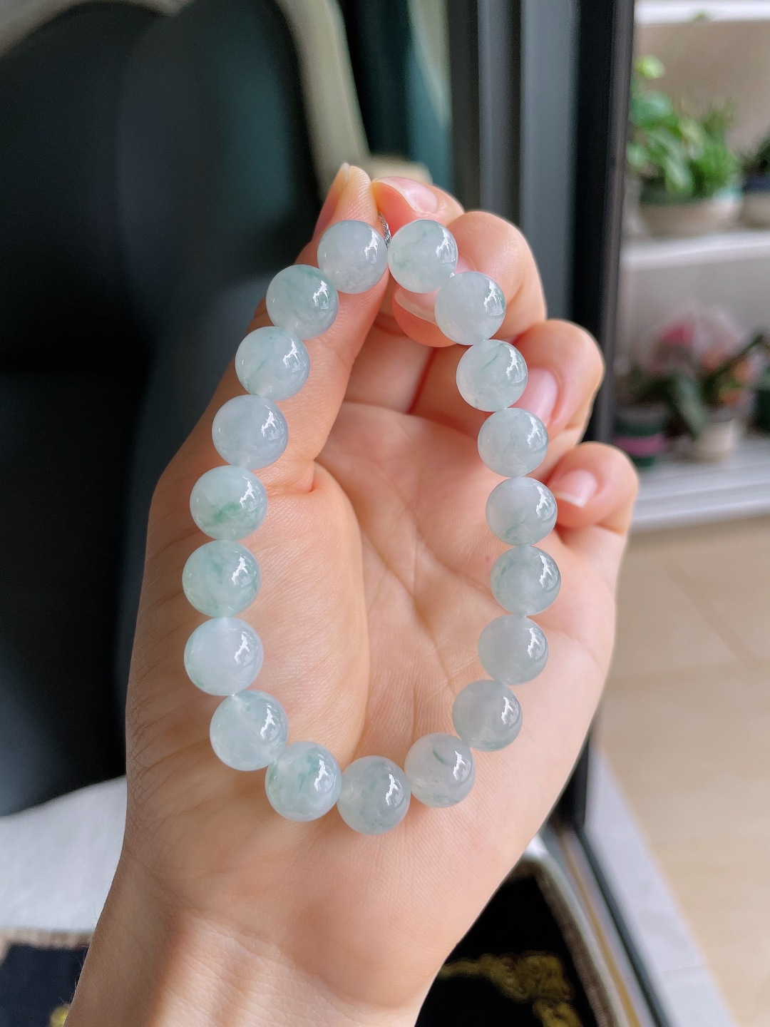 天然翡翠A货，冰飘花手串，尺寸：10mm。【编4394】