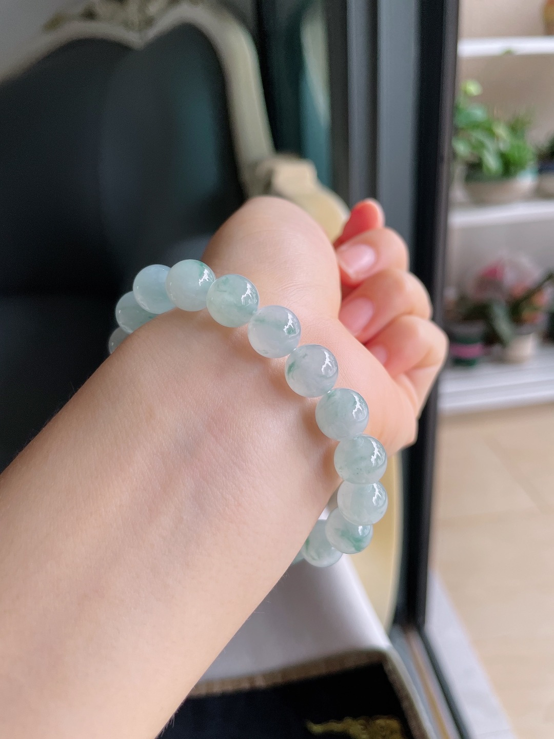 天然翡翠A货，冰飘花手串，尺寸：10mm。【编4394】