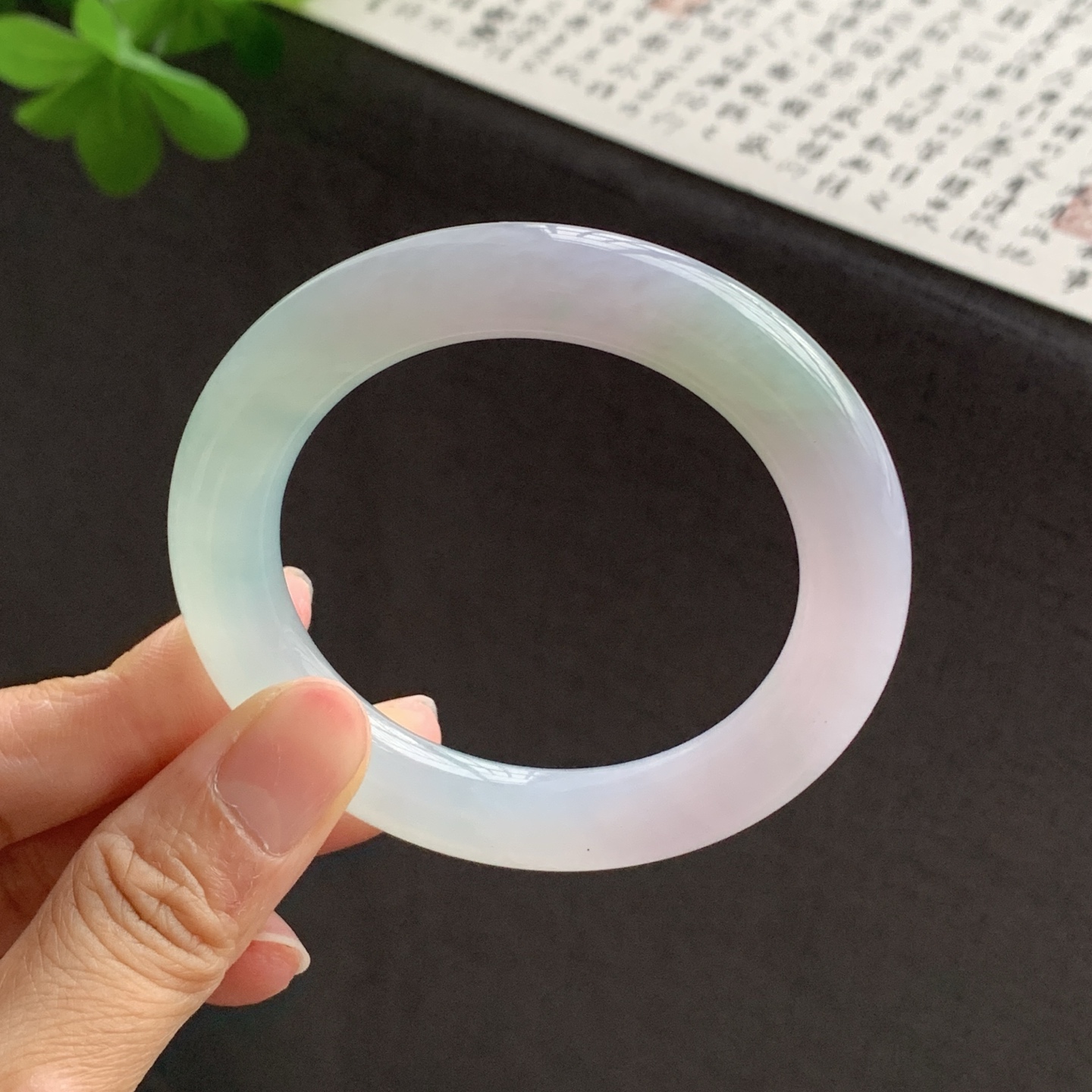 071432XY 双彩飘花圆条翡翠手镯 53.7-10.3-10.7