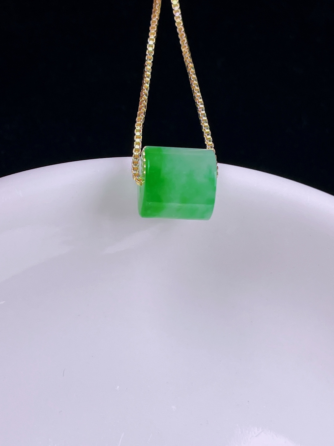 ️辣绿路路通，老种起光，细底通透，尺寸：8/8.3mm0715