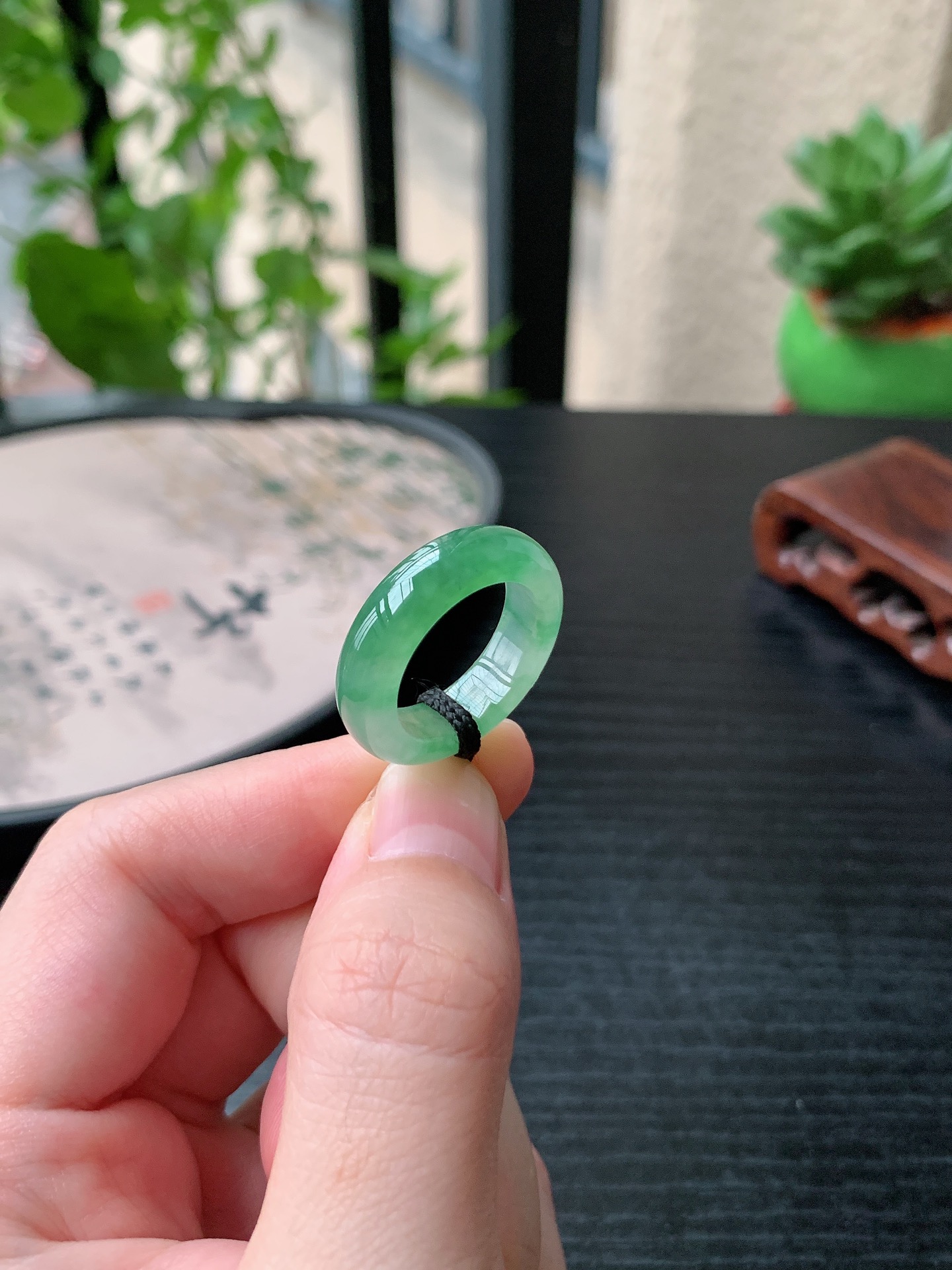 老坑冰种胶感飘绿素面戒指 裸石尺寸:17.5-6-4mm
