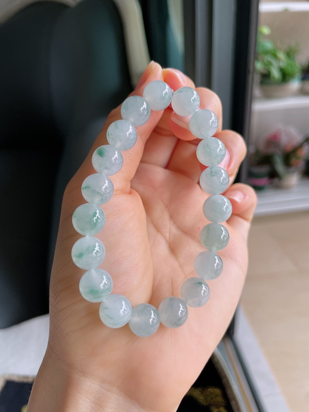 天然翡翠A货，冰飘花手串，尺寸：10mm。【编4394】
